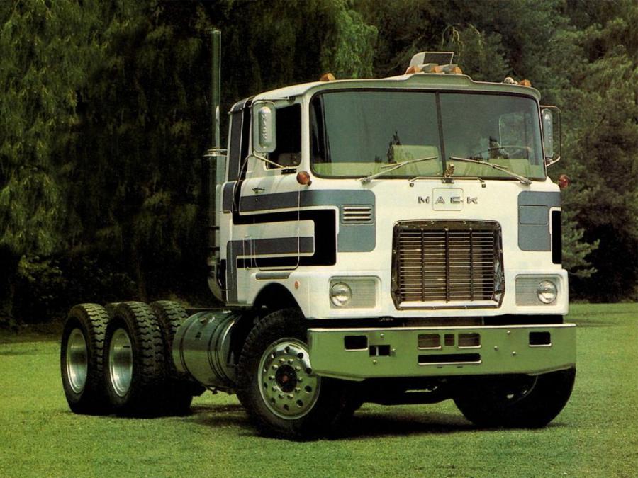 Mack F700 1962 года  (фото 2 из 6)